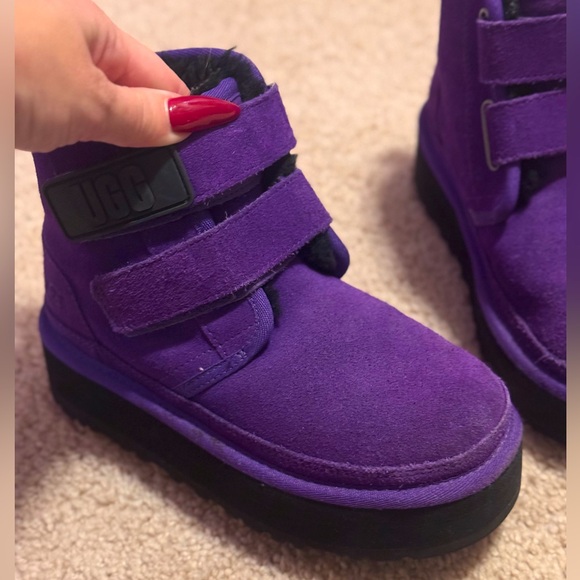 Kids UGG Platform Boots - Picture 3 of 6